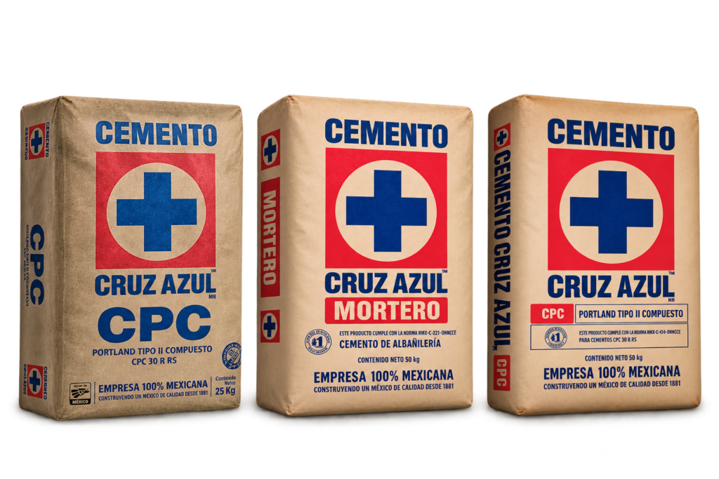 Tres sacos de cemento y mortero Cruz Azul de diferentes presentaciones sobre un fondo oscuro